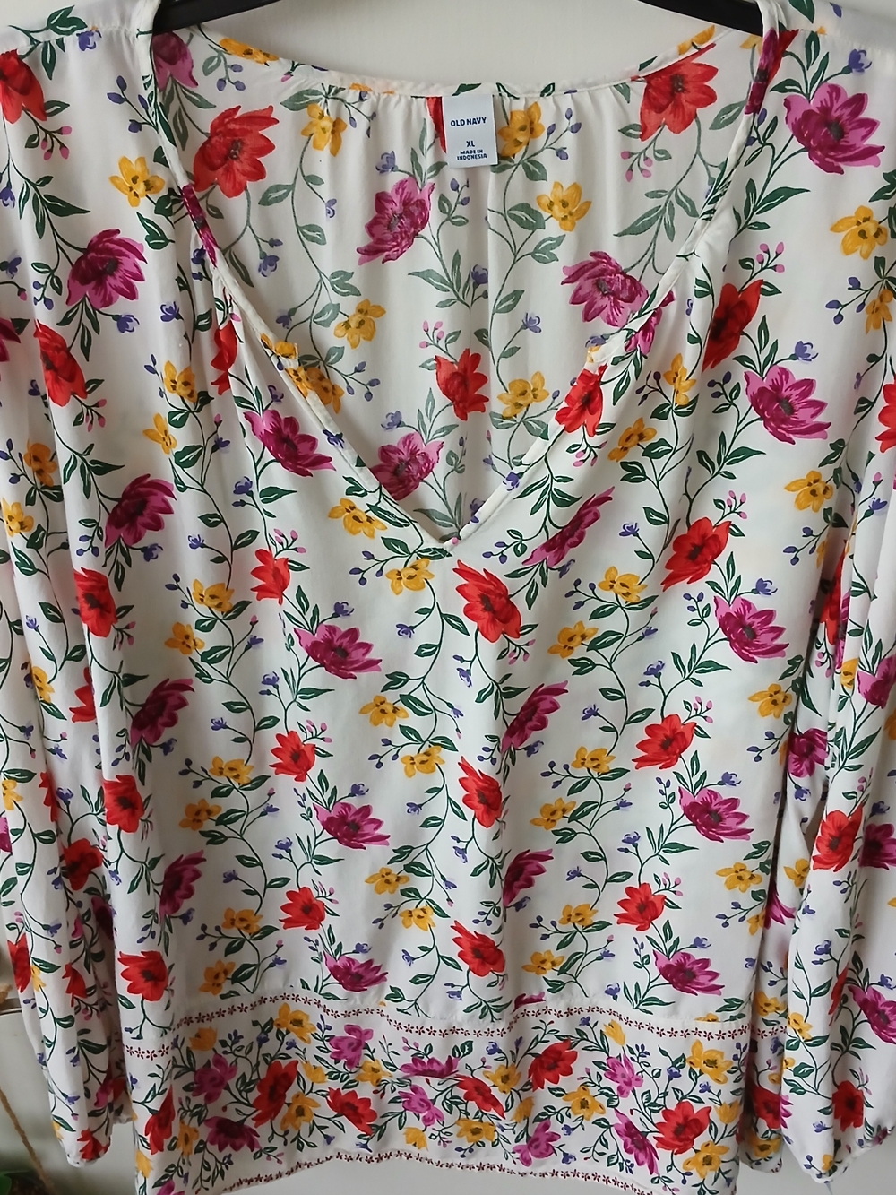 Old Navy White Floral Womens V-Neck Soft cotton Blouse XL